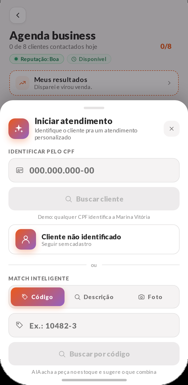 App do vendedor iniciando o atendimento, com identificação do cliente por CPF e o match inteligente por código, descrição ou foto